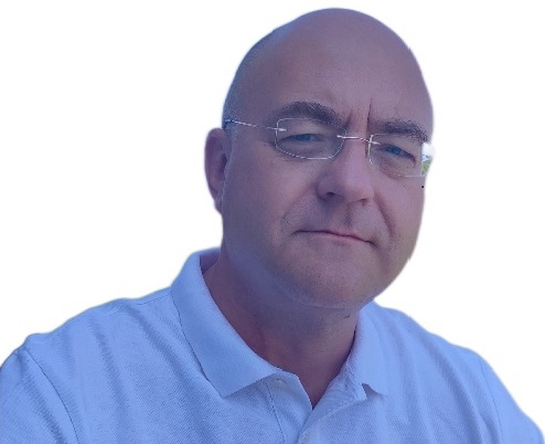 Edgars Skrodelis mg.psych , psihoterapijas speciālists. Eiropas Klīniskās Hipnozes Sertifikāts, BSECEH dibinātājs un prezidents, EAHP biedrs.